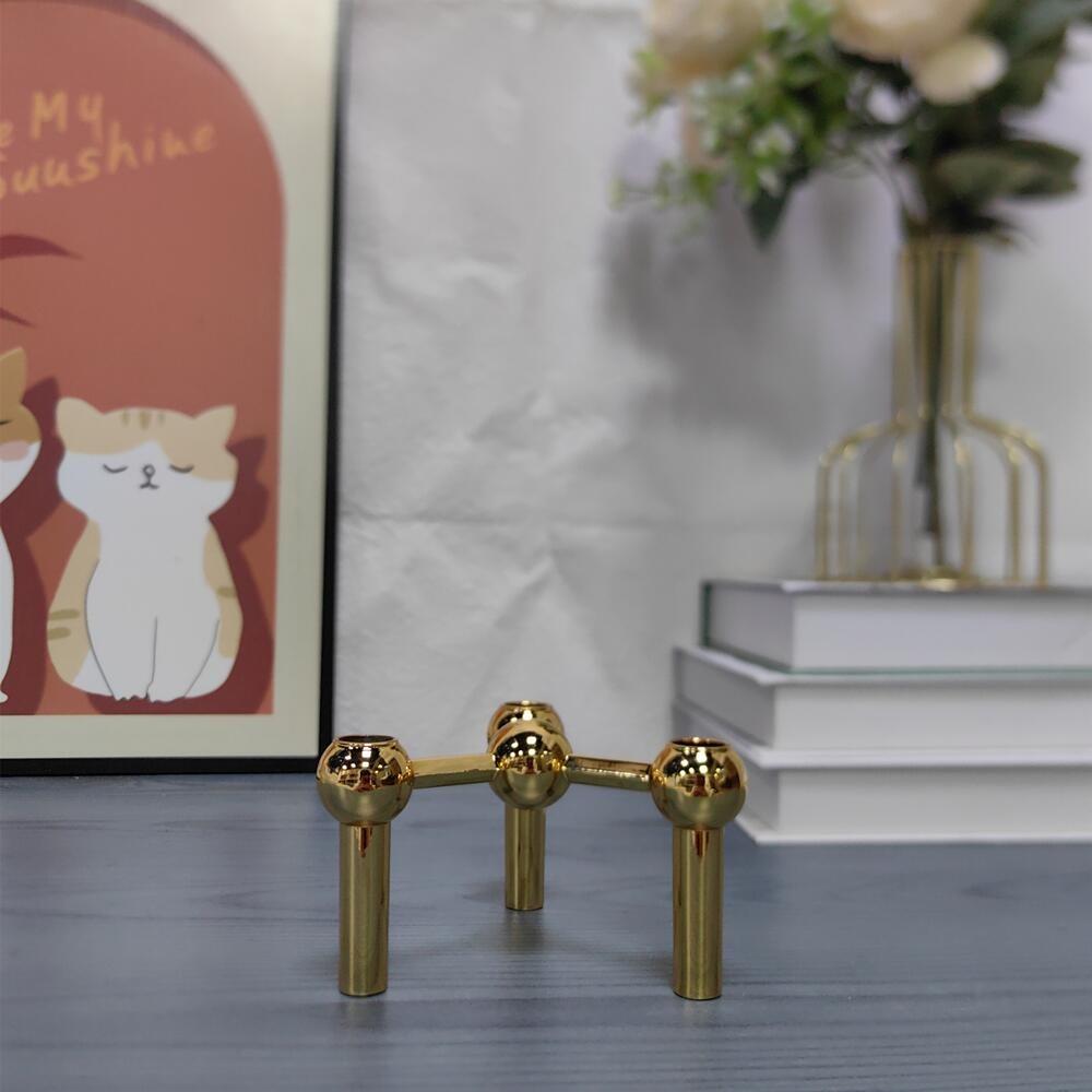 

Vintage Metal Molecular Structure Candle Holder Nordic Style Silver Candle Stand Triangle Candlestick Gift