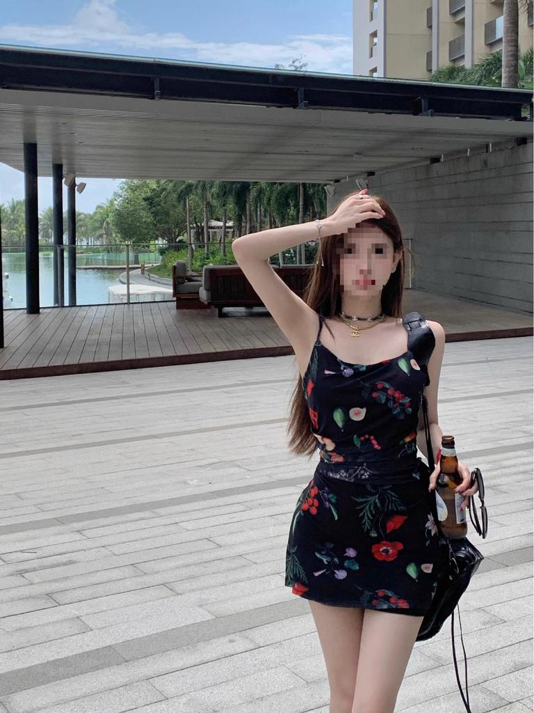 Low-Neck Off-Shoulder Slim-Fit Printed Camisole Dress, Waist-Cinching, Hip-Hugging, Summer Style for Women