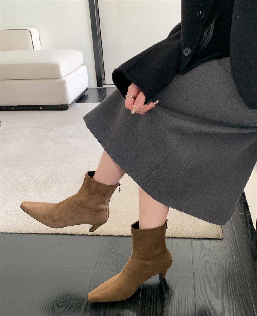 

Retro coffee pointed high-heeled short boots women s 2025 autumn and winter versatile suede elastic thin boots 39 хаки