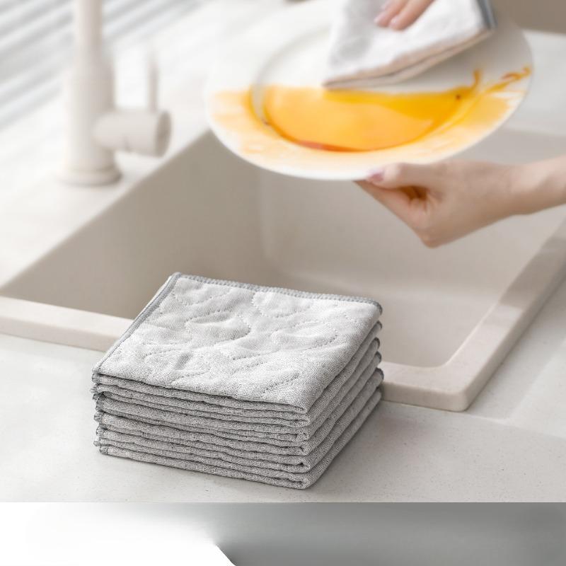 Ein spezielles Reinigungstuch für Küchenspültücher, das aufgehängt werden kann, Wasser aufnimmt und nicht an Öl klebt. Es ein fleckenentfernendes Reinigungstuch