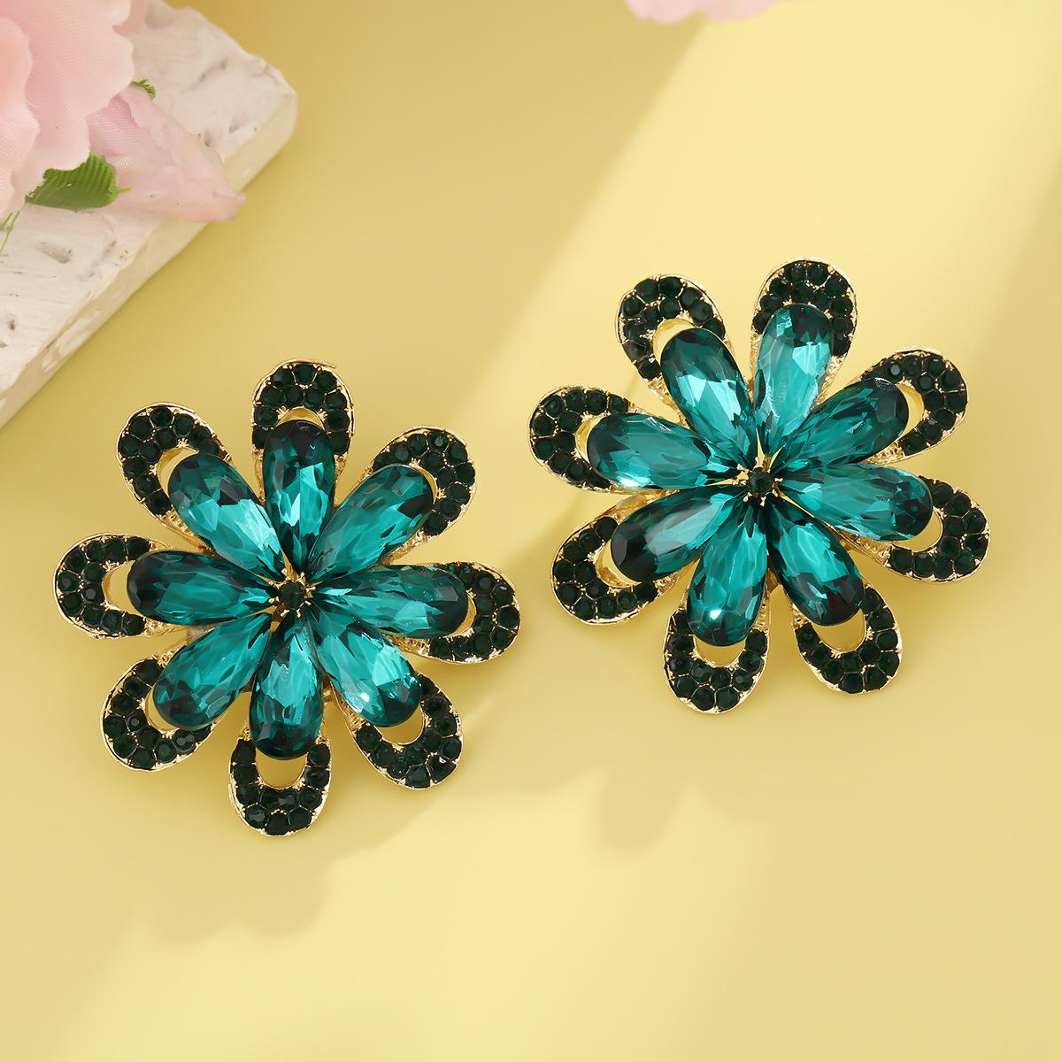 

Luxury Sparkling Rhinestone Flower Earrings For Women Exaggerated Fashion Wedding Party Bride Jewelry зелений