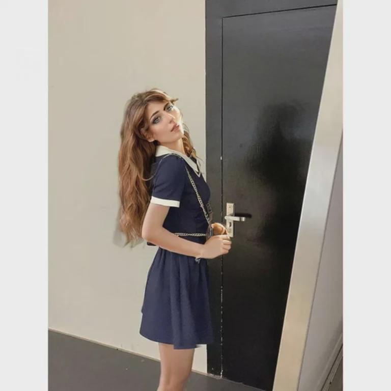 Women's Retro Contrast Collar Polo Dress - Summer 2024 Edition, Pleated Short Waist with Swing Skirt