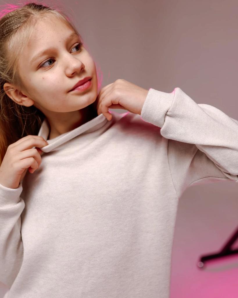 Strickkleid für Mädchen – Weicher Stoff, Dehnbare Passform & Elegantes Design, Übergangsjahreszeit, 6304-111 HC