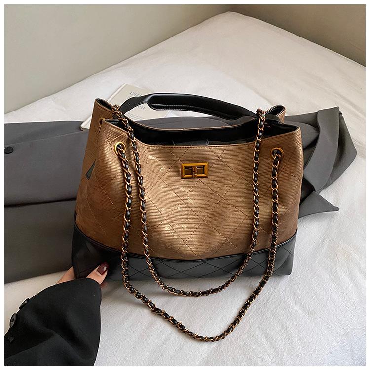 

2025 New Diamond Checkered Chain Tote Bag Women s Fashion Versatile Light Luxury Crossbody Bag Large Capacity Commuter Shoulder Bag
