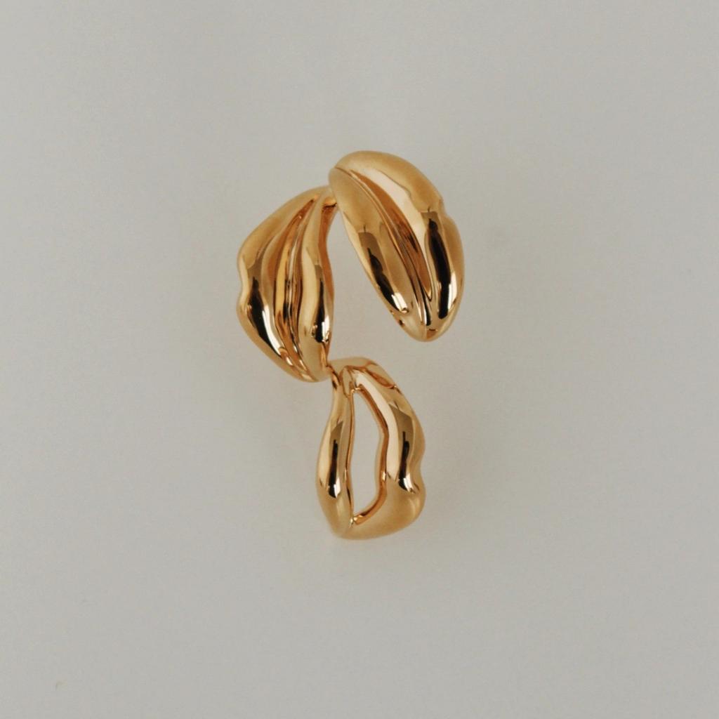 Retro French Irregular Hollow Lip Earrings S925 Silver Needle Stud Earrings Simple And Fashionable Personalized Design Earrings