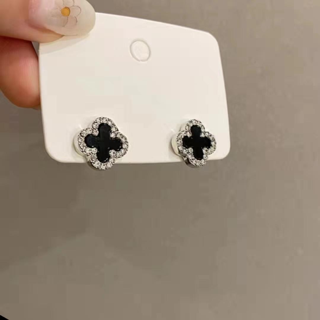 

Классические серьги с четырьмя листами клевера, женские серьги, темперамент, универсальные серьги высокого класса для пожилых людей серебряный