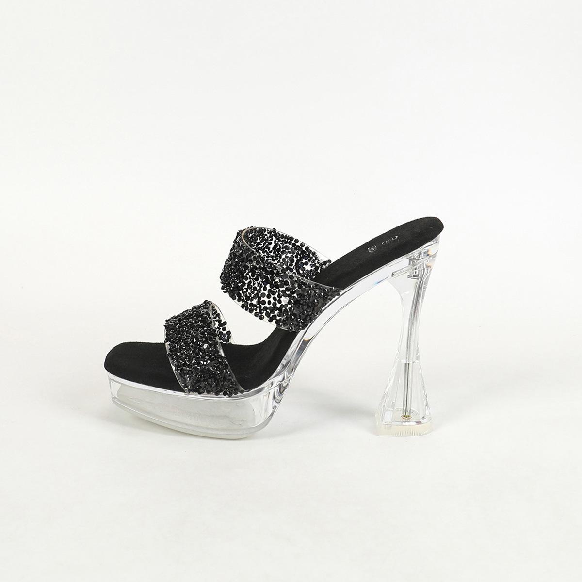 Сексуальная модель автомобиля — фото 12