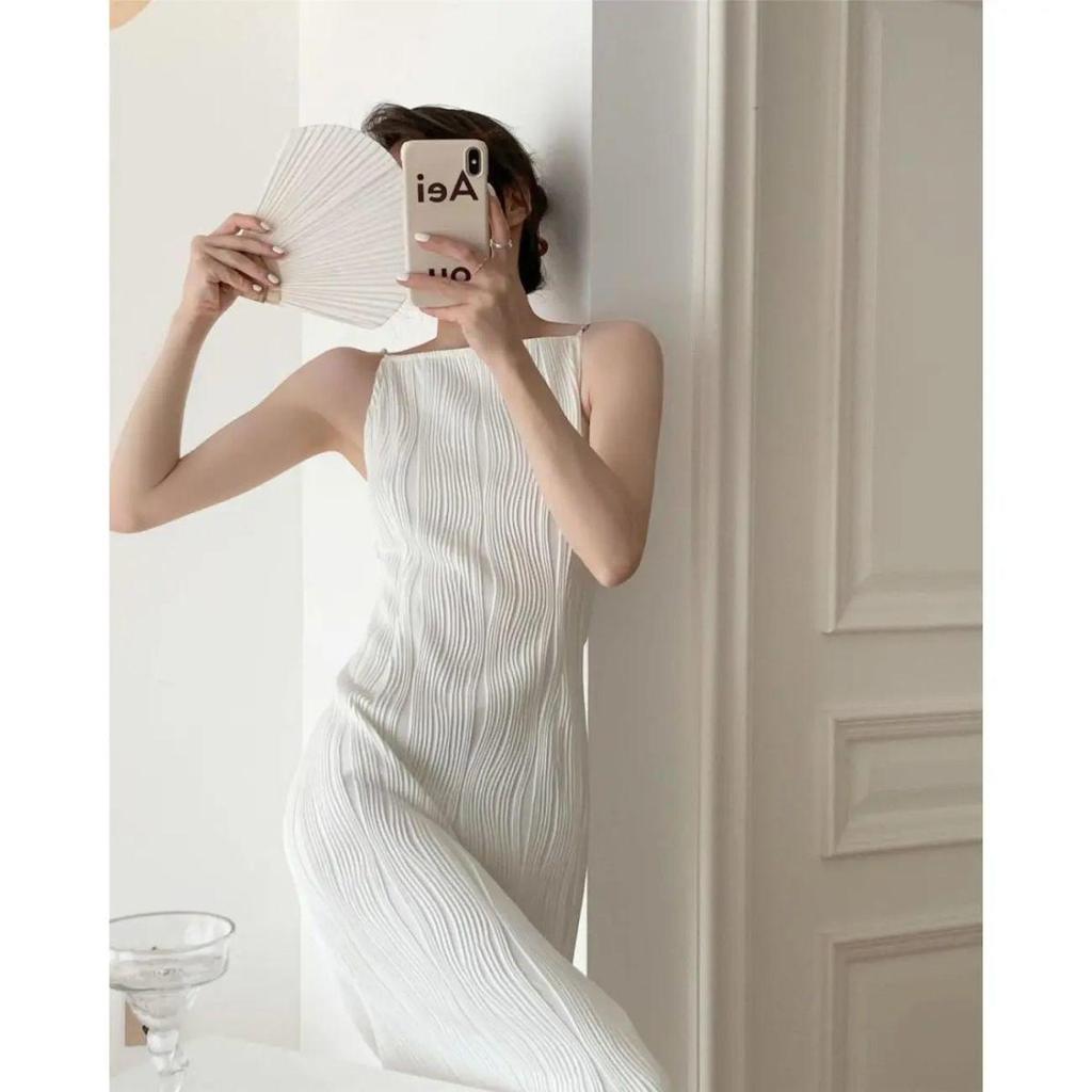 Waist-Cinching Textured Pearl White Maxi Dress - French Pearlescent Camisole Design