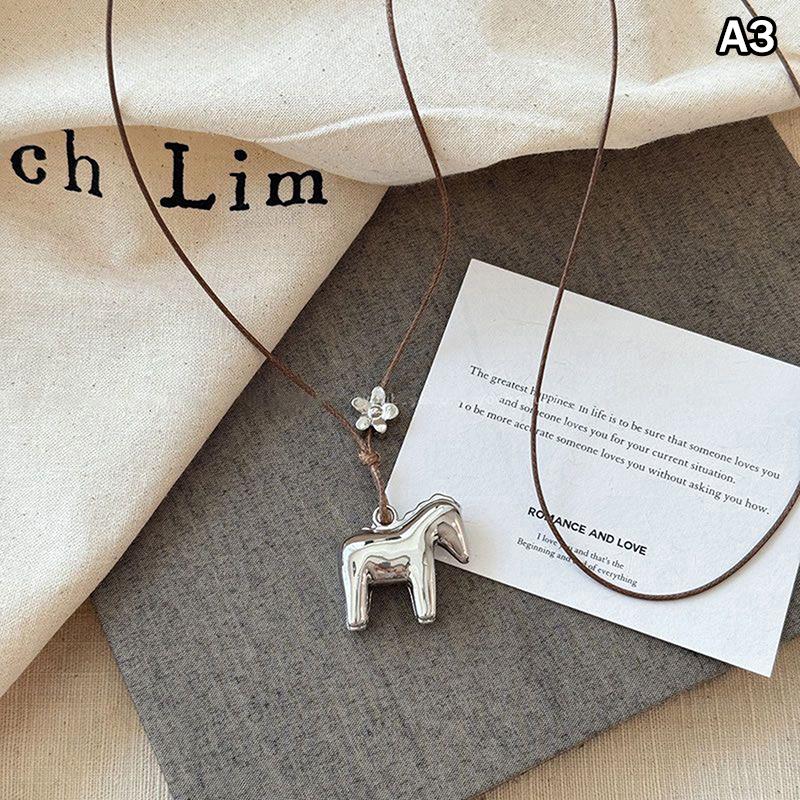 Cartoon-Pferde-Anhänger-Halsketten Für Frauen Damen Pullover-Ketten Verstellbare Lange Seilkette Tägliche Passende Accessoires