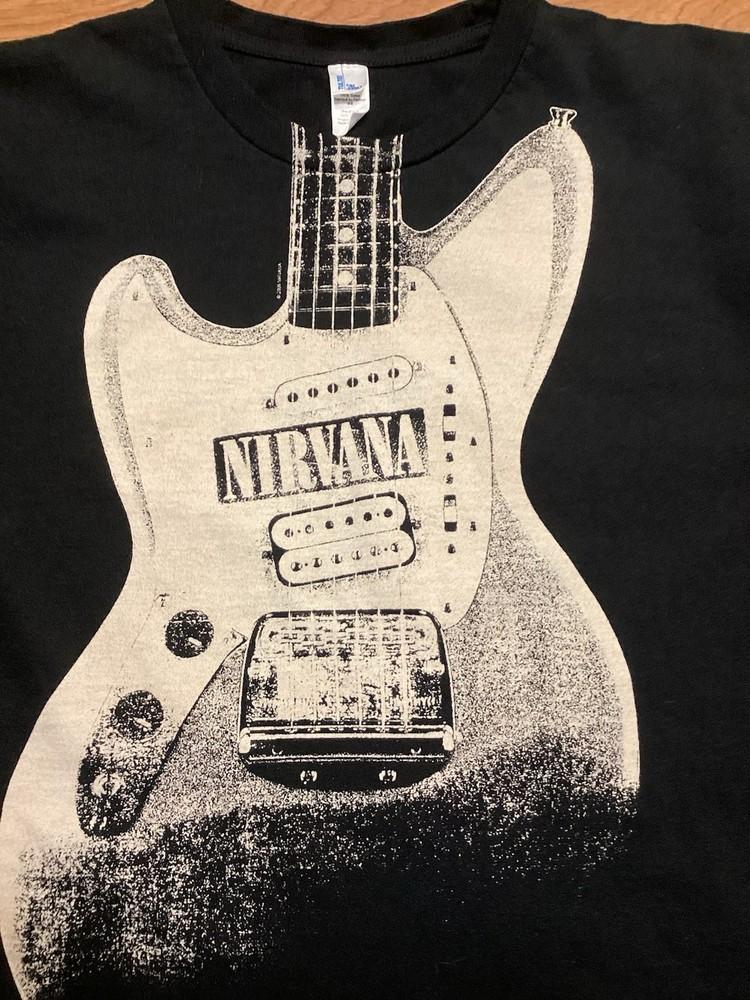 Винтажная футболка Nirvana Y2K Размер XL Черная Курт Кобейн Гитара 2005 Унисекс Футболка S