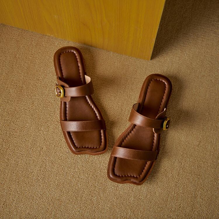 French retro one-word slippers women's summer wear 2025 new square head low-heeled open-toed cool slippers large size
