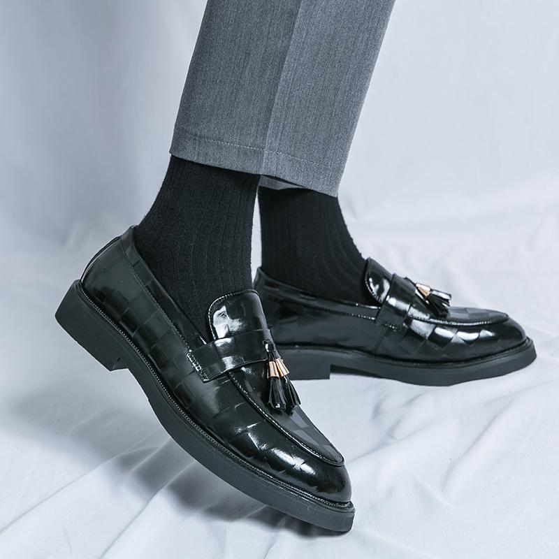 Fashion British Style Thick Soled Loafers for Men's Luxurious Dress Shoes Versatile for Banquets Weddings Offices Men's Business Shoes