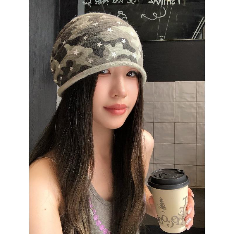 Vintage camouflage star knitted heap hat female early autumn American hottie big head circumference cold hat showing face small bag head hat