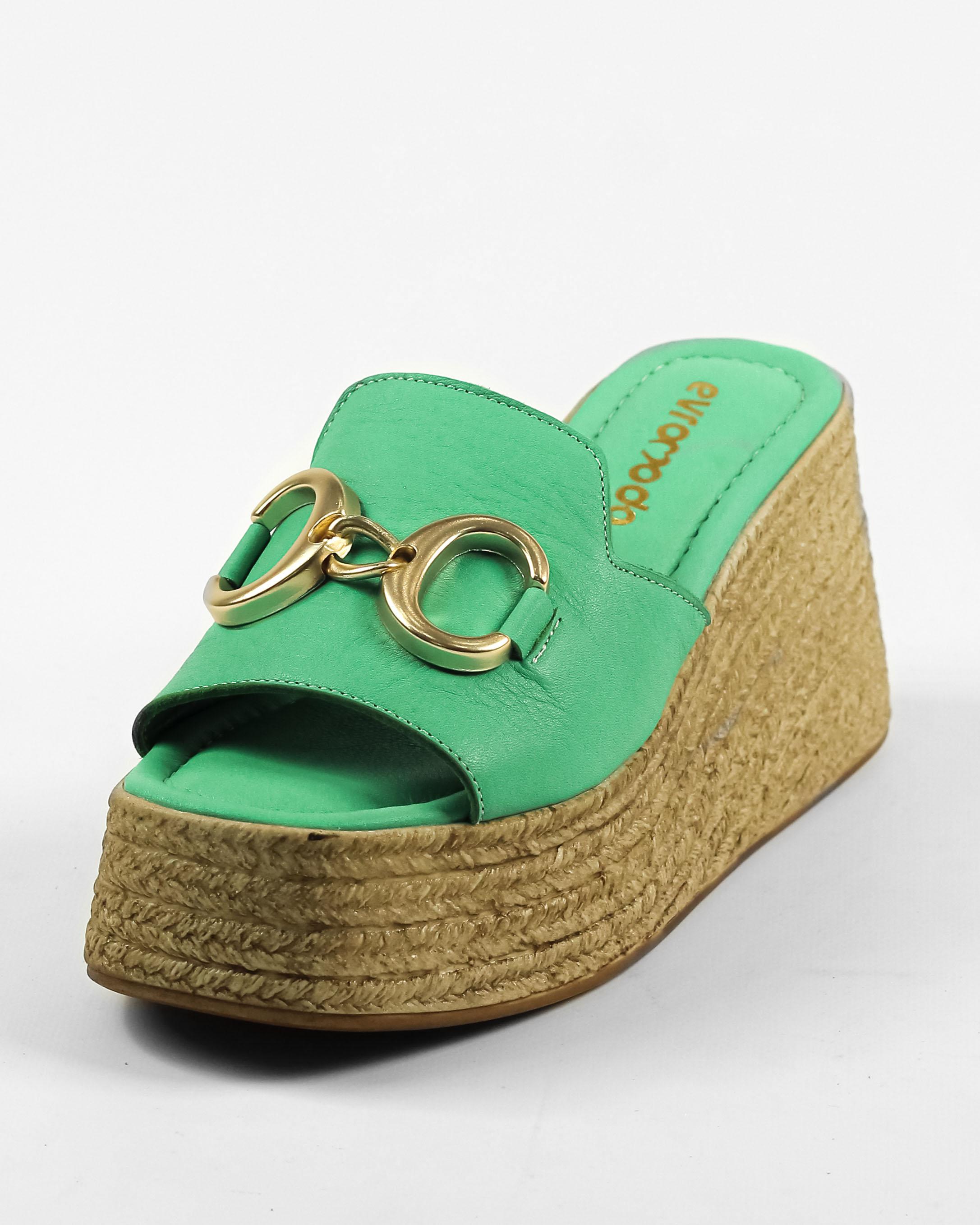 

Шльопанці на танкетці Evromoda 9301 36 Зелені шкіра 40 зелений