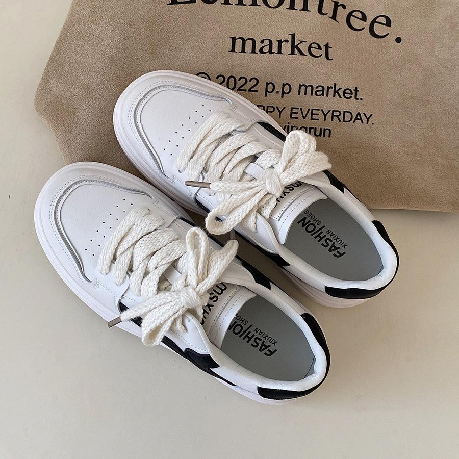 Shoes women's autumn new versatile chic high-end sense little white shoes platform sports board shoes