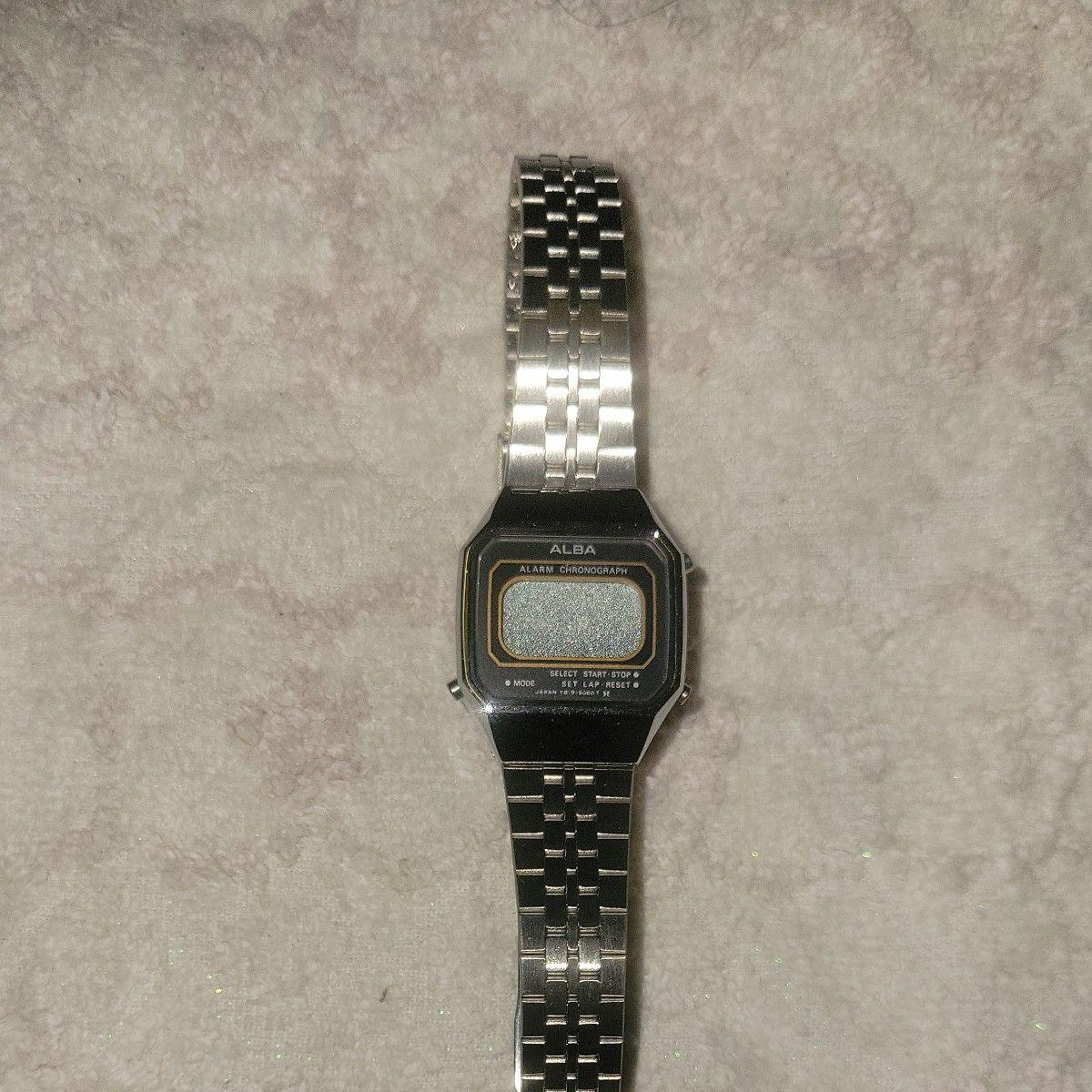 ALBA Women s Unconfirmed Operation Digital Watch Digital Quartz Silver