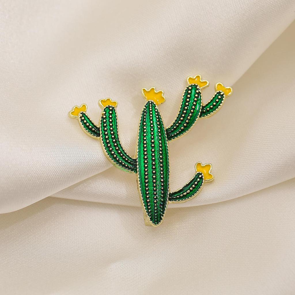 Retro Enamel Cactus Brooch – Green Plant Pin for Suit Jackets, Drip Oil Flower Brooch