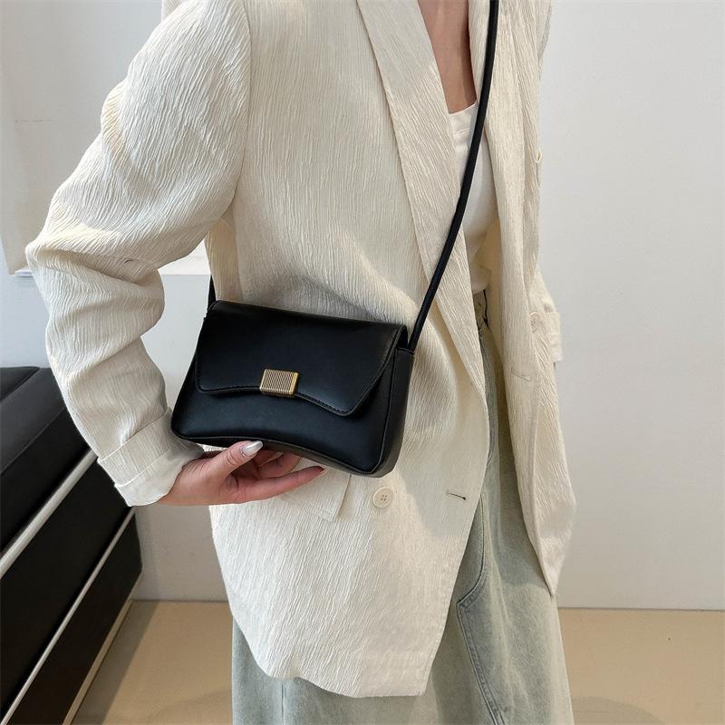 New Simple Casual Solid Color Underarm Bag for Women In Urban Style Fashion Slanted Strap Shoulder Bag for Women