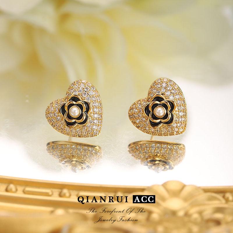 French Coco Zircon Heart Stud Earrings - Retro Light Luxury Camellia Floral Design with Full Diamonds for Women