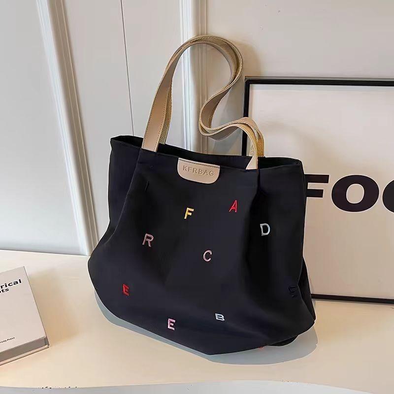 2026 Trendy Large-Capacity Women's Embroidered Tote Bag for Students and Casual Travel