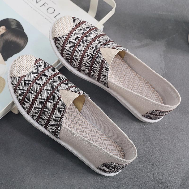 One pedal lazy fisherman shoes women's summer old Beijing cloth shoes middle-aged and elderly mother flat canvas casual shoes