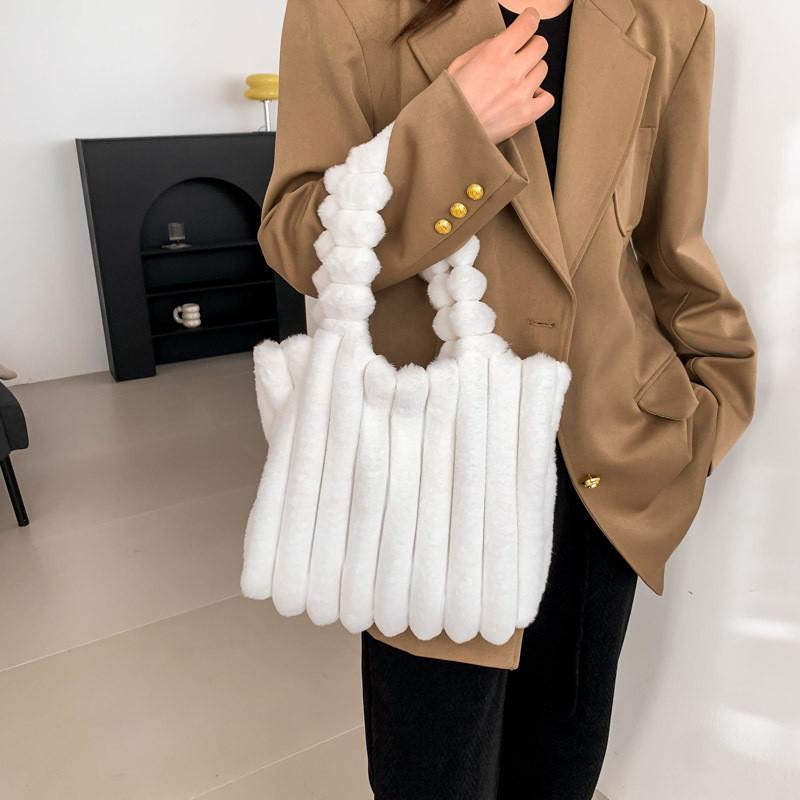 Stylish Soft Plush Tote Bag For Women 2023 Winter With Large Capacity And Trendy Design