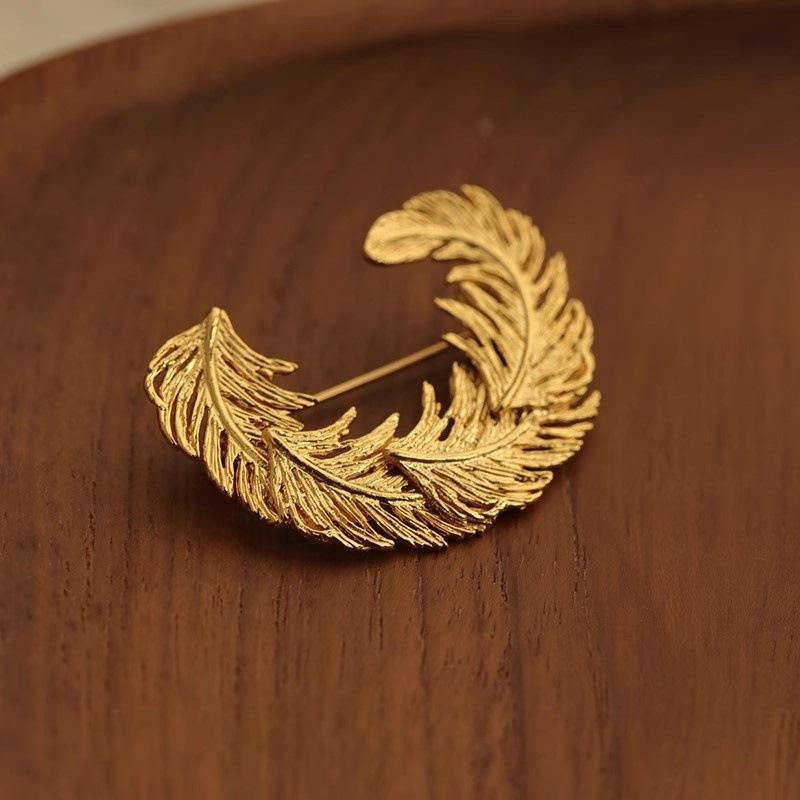 

Французская трехмерная брошь-перо для женщин, ретро и легкая роскошная брошь-перо с нишевым чувством дизайна