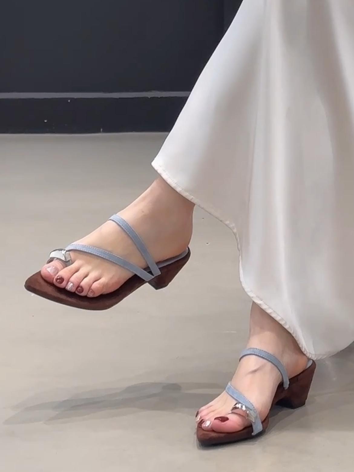 

Cowhide version~ retro pointed thick heel heightened one-word set of toe slippers women s summer new French wedge heel toe sandals 34