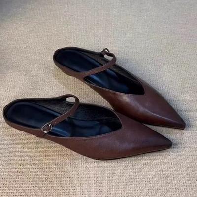 Neuer Stil Elegante Ledersandalen Zehenbedeckte Pantoletten Hausschuhe Mode Flache Slipper Slides Schuhe Bequemes Damen-Schuhwerk