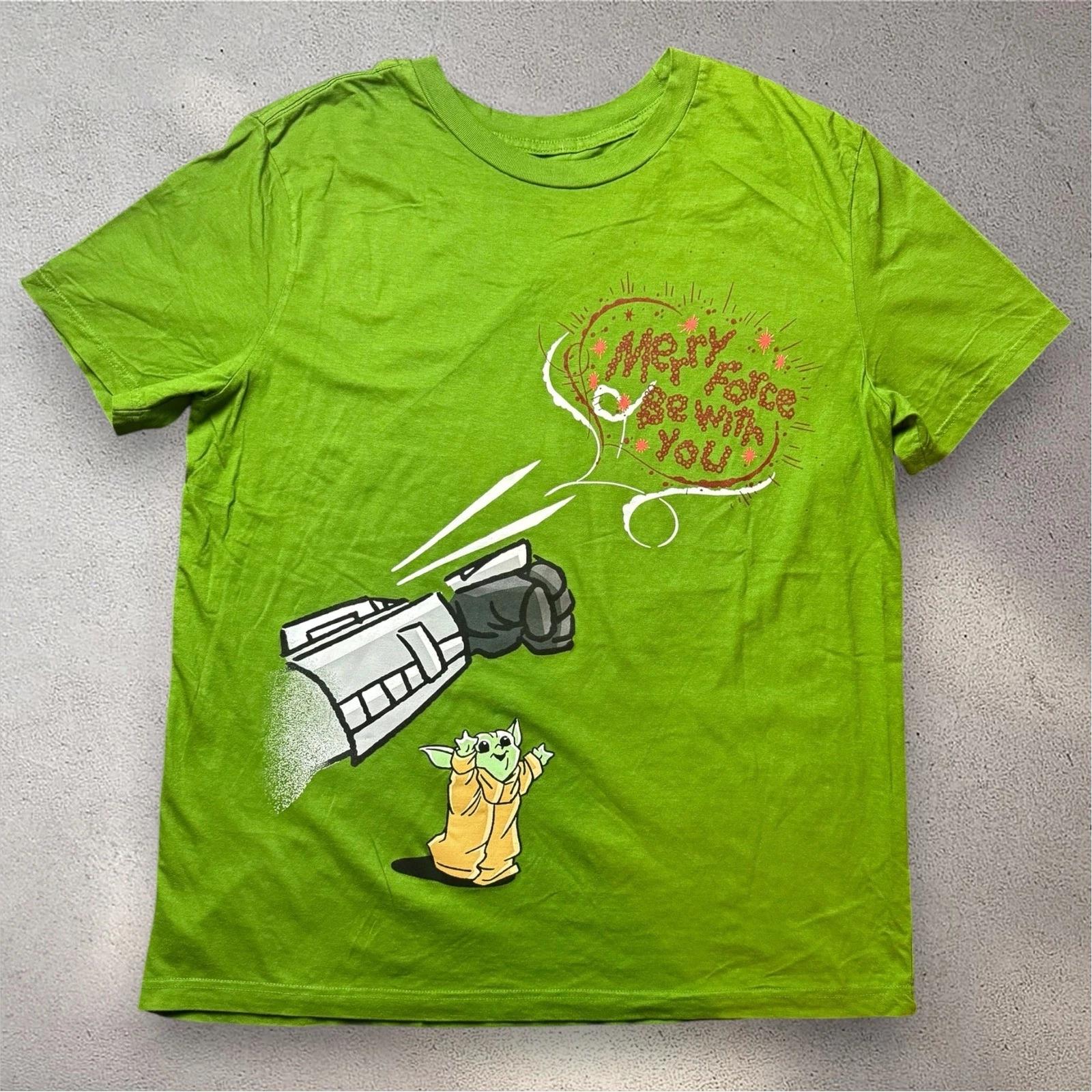 Star Wars Mandalorian Grogu Baby Yoda May the Force Be With You Green Shirt M