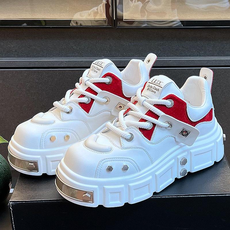 Autumn New High-end Thick-soled Punk Willow Nails Men's Invisible Inner Height-increasing Men's Shoes