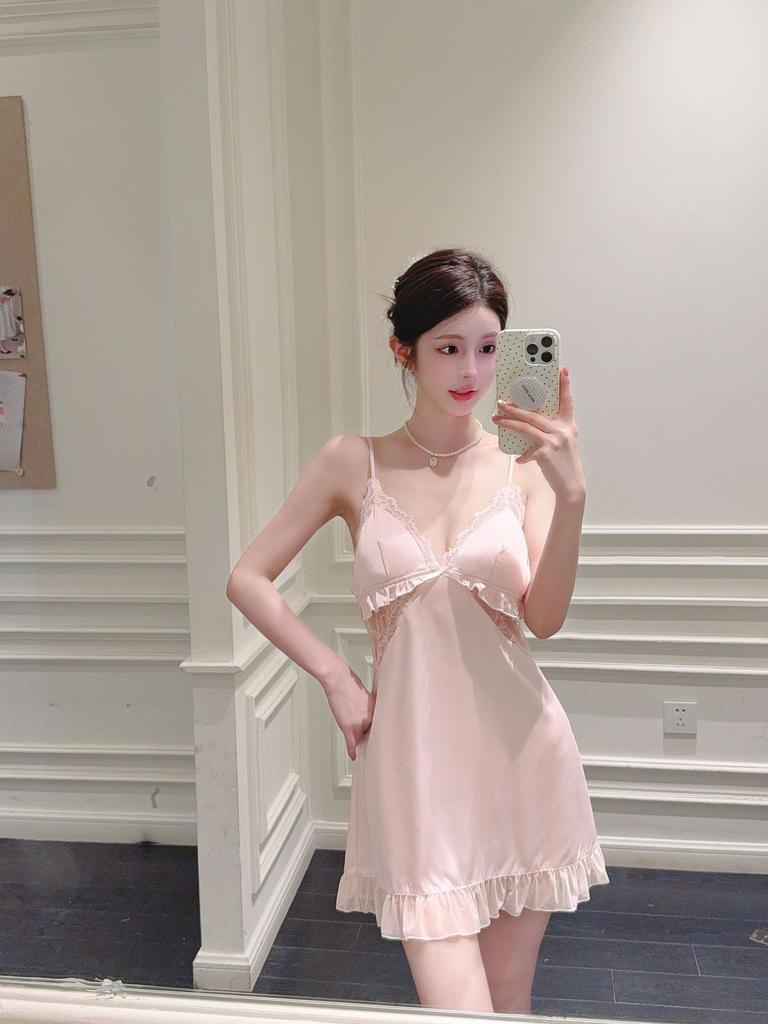 Luxury Sexy Pajamas Women's Spring and Summer New Products Generous Lace Lace Ice Silk Suspender Skirt with Chest Pad French Nightdress