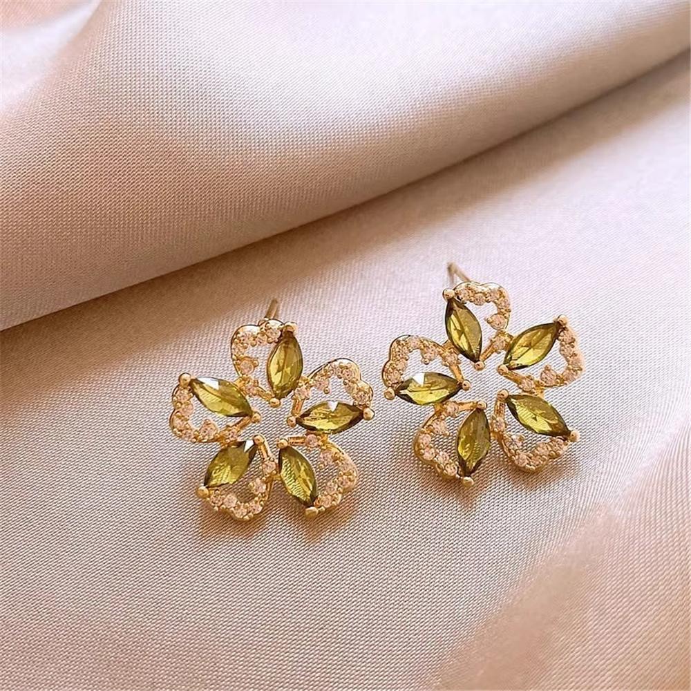 Cute Female Gold Color Flower Stud Earrings Lovely Bridal Wedding For Women
