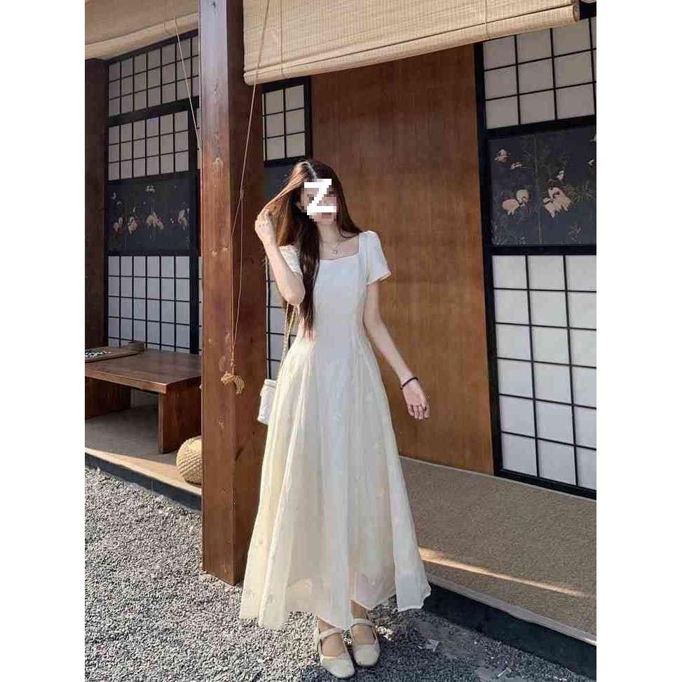 The new white dress is popular in children's summer this year. French high-end waist temperament dress
