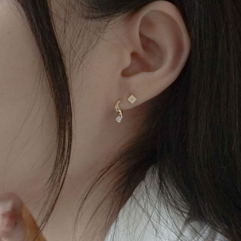 youngglow 14k wavy cubic one touch ring earring