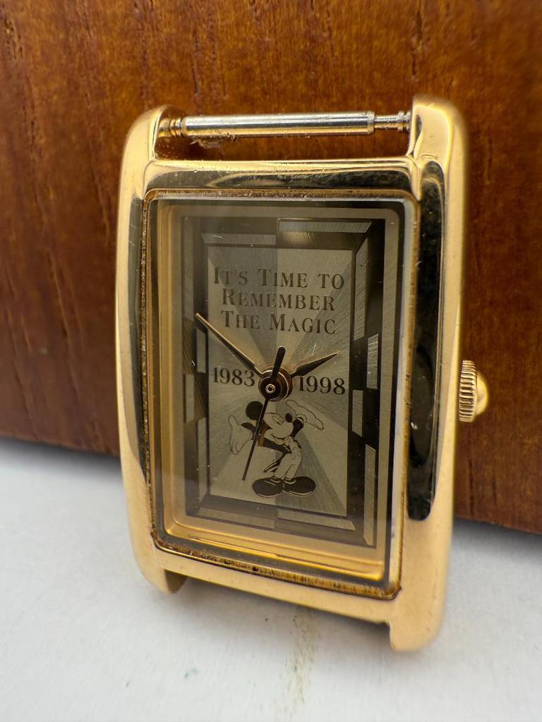 [USED] f1004 Face Only SEIKO Watch Tokyo Disneyland 15th Anniversary