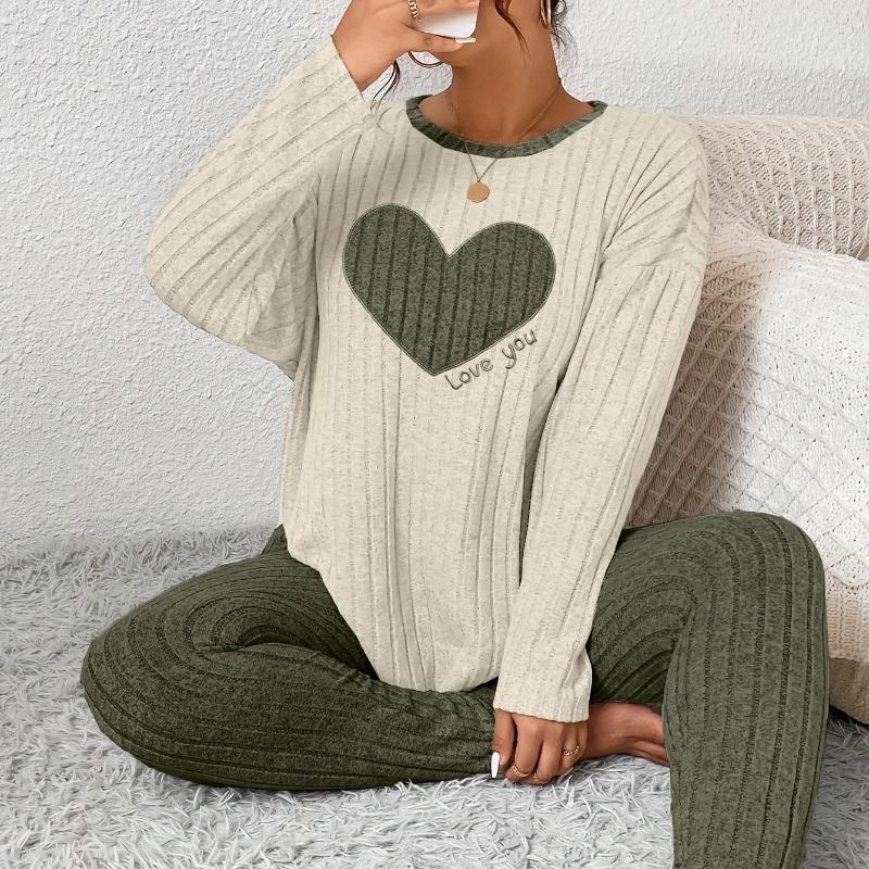 Heart Print Women Pajama Set, Round Neck Short Sleeve Top & Long Pants 2‑Piece Outfit, Soft Comfy Loungewear For Autumn
