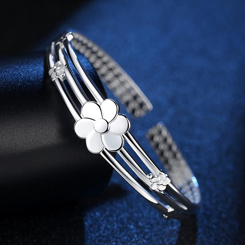 Women's Simple Ethnic Style Six Leaf Wealthy Flower Bracelet