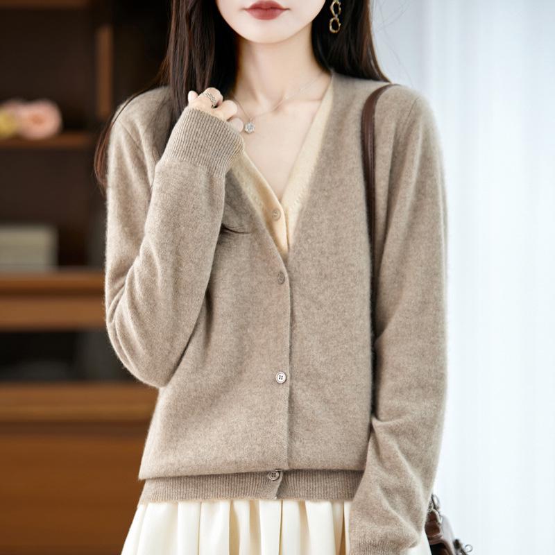 Women's Plus Size V-Neck Knit Wool Cardigan - Long Sleeve Sweater for Autumn and Winter