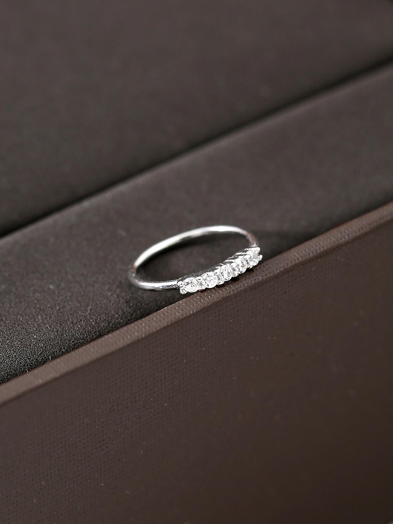 

Элегантный циркониевый зажим для носа – модное, простое, непирсинговое украшение