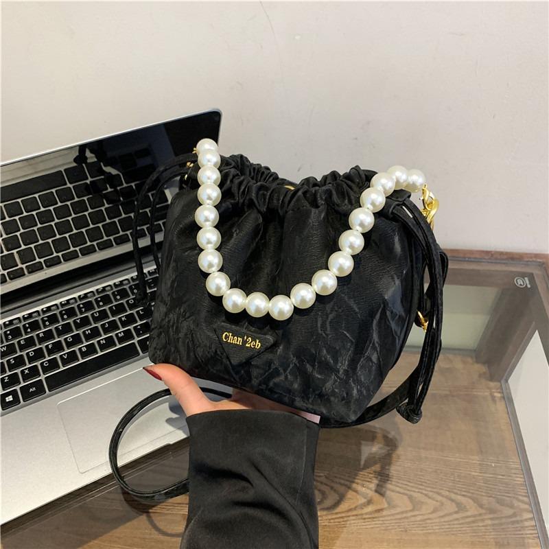 New pearl handbag trendy versatile fashion pleated cloud bag chain shoulder crossbody bucket bag