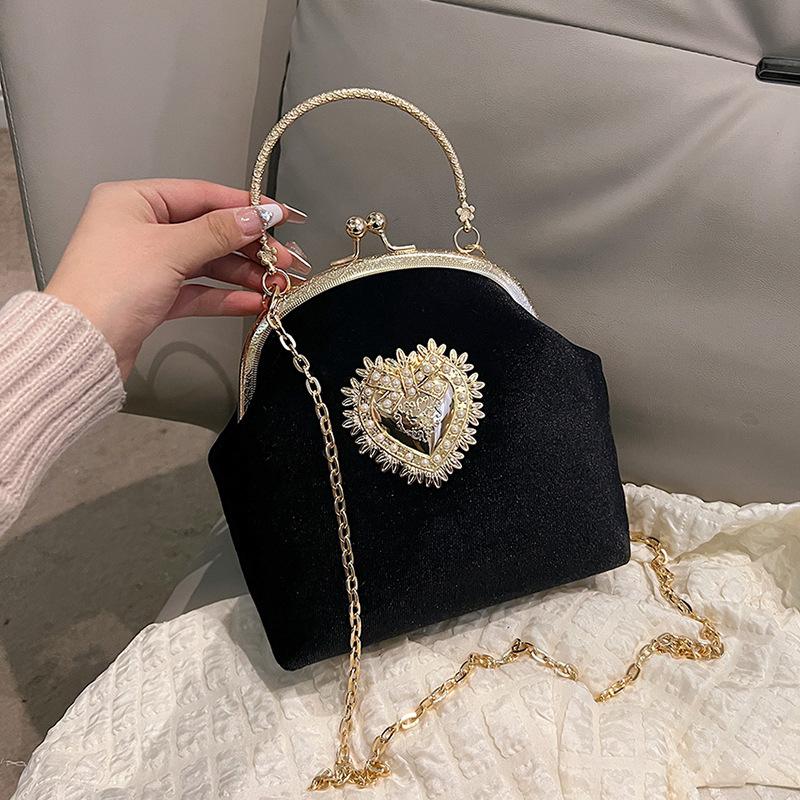 Akşam el çantası kadın çantası parlak çanta kalp şekli Metal manşonlar çanta moda zincir omuz Crossbody çanta lüks bayan çanta