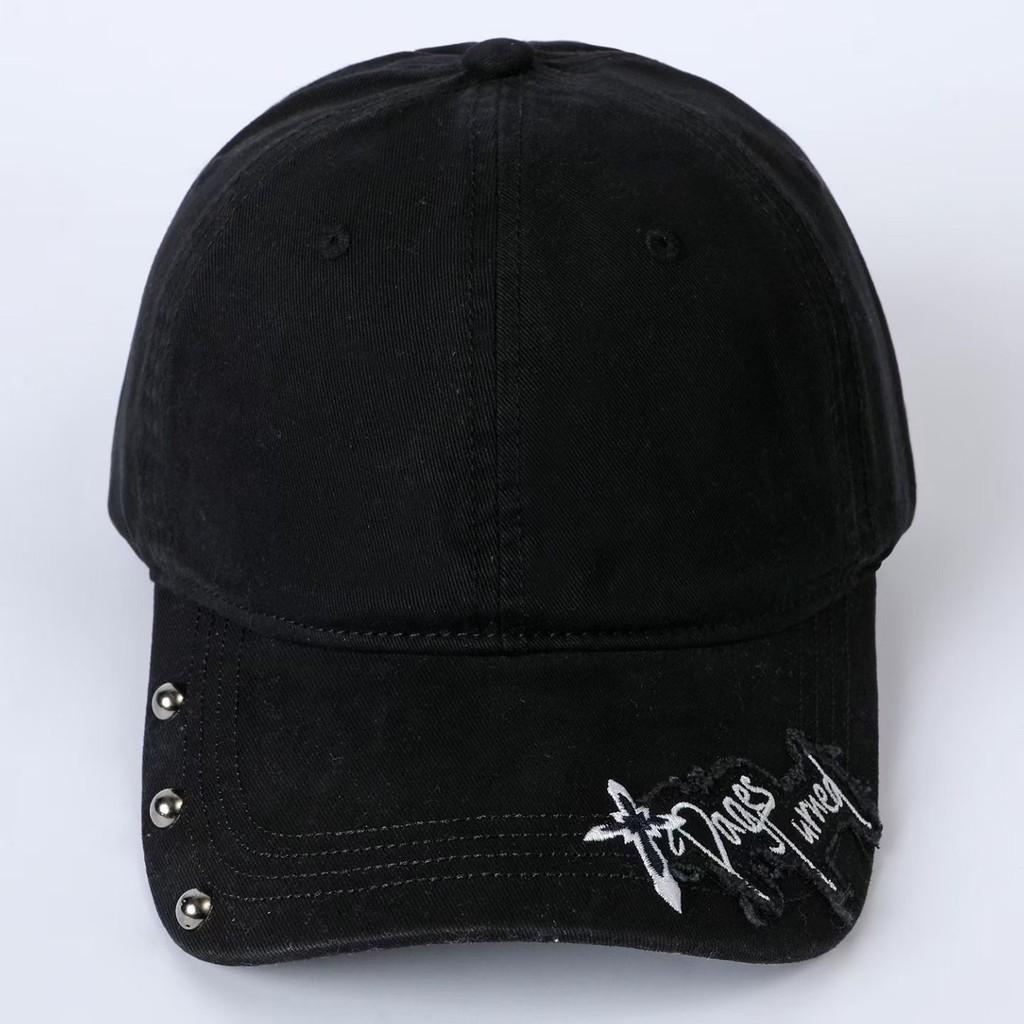 

Embroidered Baseball Cap With Adjustable Fit For Casual Men And Women чёрный
