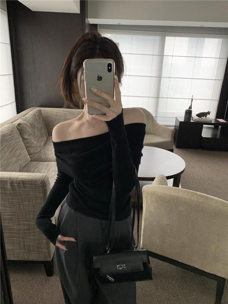 Pulover Tricotat cu Umerii Goi: Croială Slim Fit, Mâneci Lungi, Stil Delicat