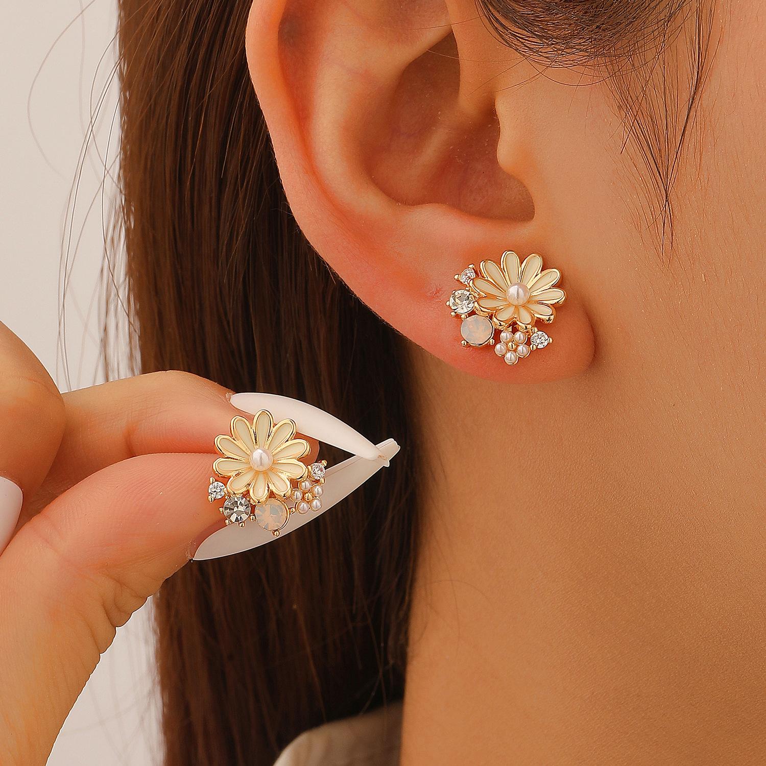 Spring Summer New Yellow Enamel Daisy Earrings Fresh Sweet Elegant Versatile Women Jewelry 3
