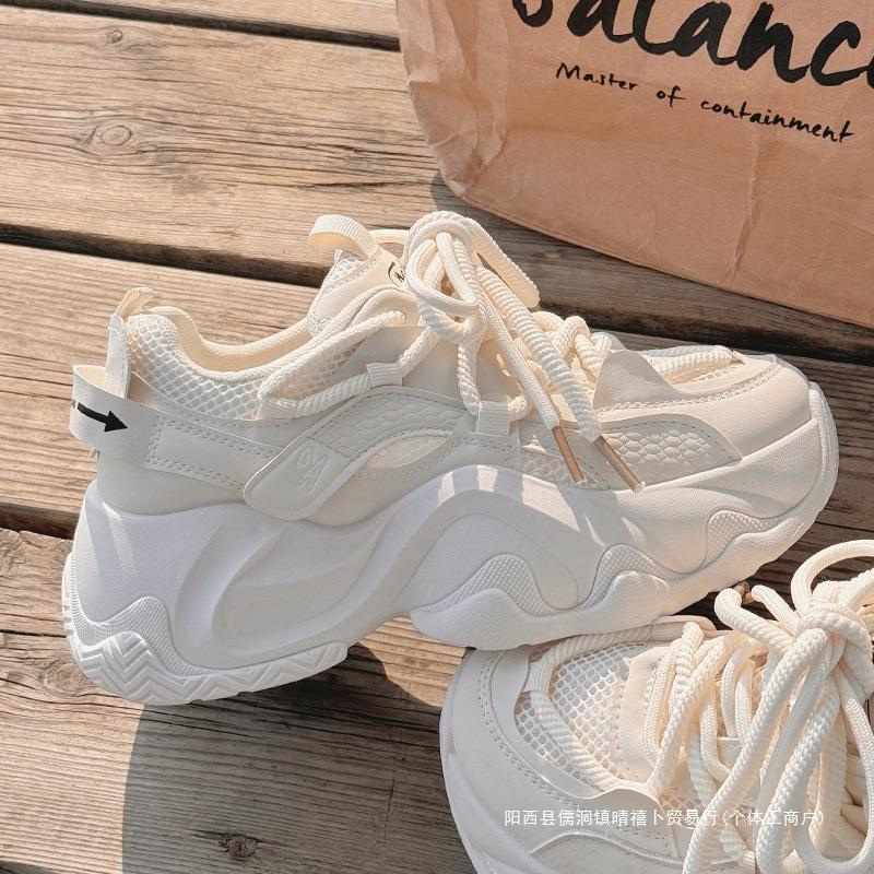 Chaussures de Papa Fille 2025 Printemps et Été Nouvelles Chaussures en Maille Respirante avec Pantalon à Jambe Large Chaussures Blanches à Plateforme Baskets