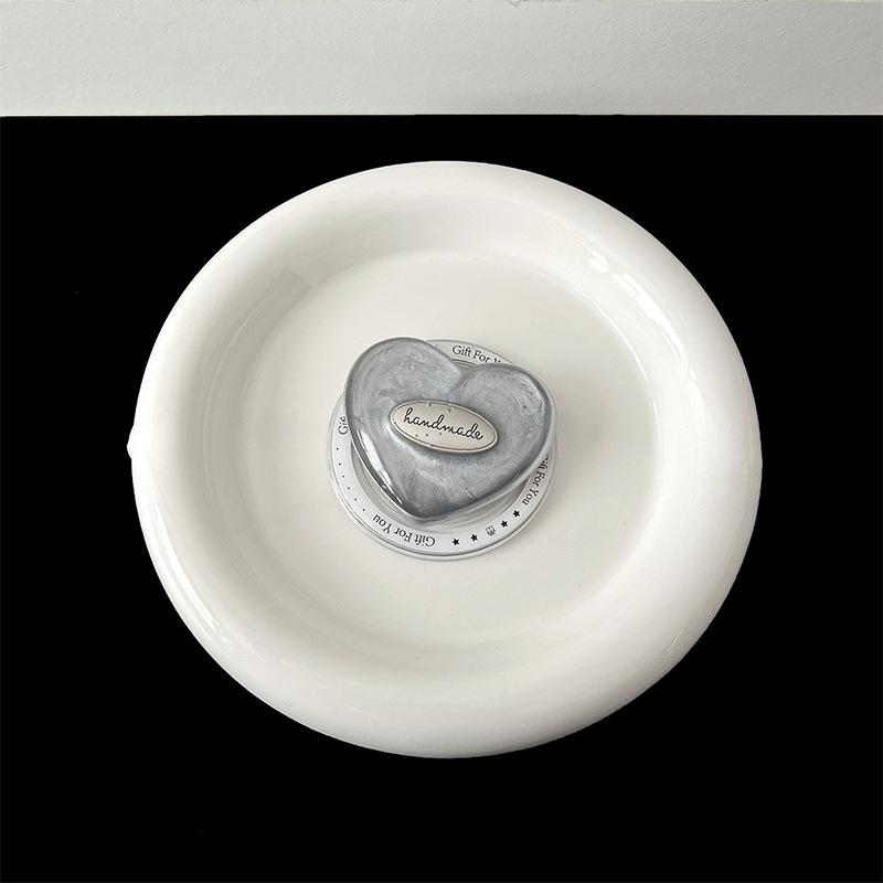 Colorful Heart Magnetic Phone Holder: Luxurious Airbag Design for Easy Viewing
