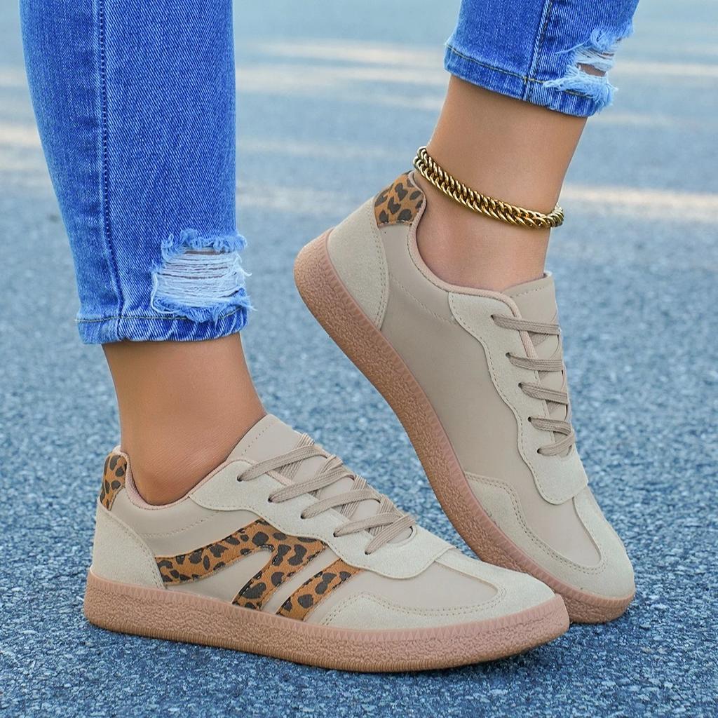 Fashion Large Casual Sports Shoes for Women In Summer and Autumn 2025, New Flat Bottomed Fashionable Versatile Casual Shoes