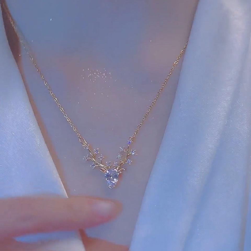 Luxury One Deer Has You Little Elk Necklace For Women High -End Temperament Fashion Wild Collarbone Chain Pendant Birthday Gift