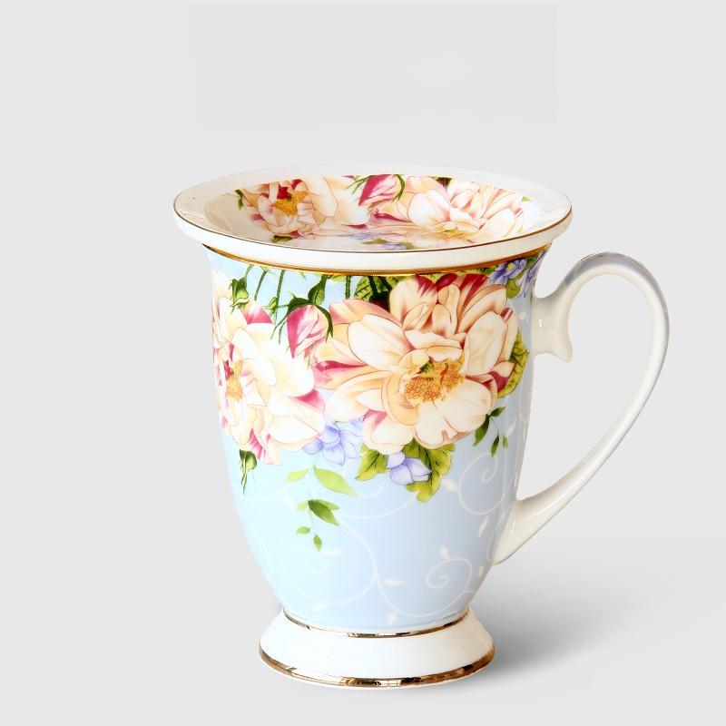 Kreativer Europäischer Keramikbecher mit Deckel Große Kapazität Knochenporzellan Wasserbecher Frühstückstasse Milchkaffeetasse Leichter Luxus